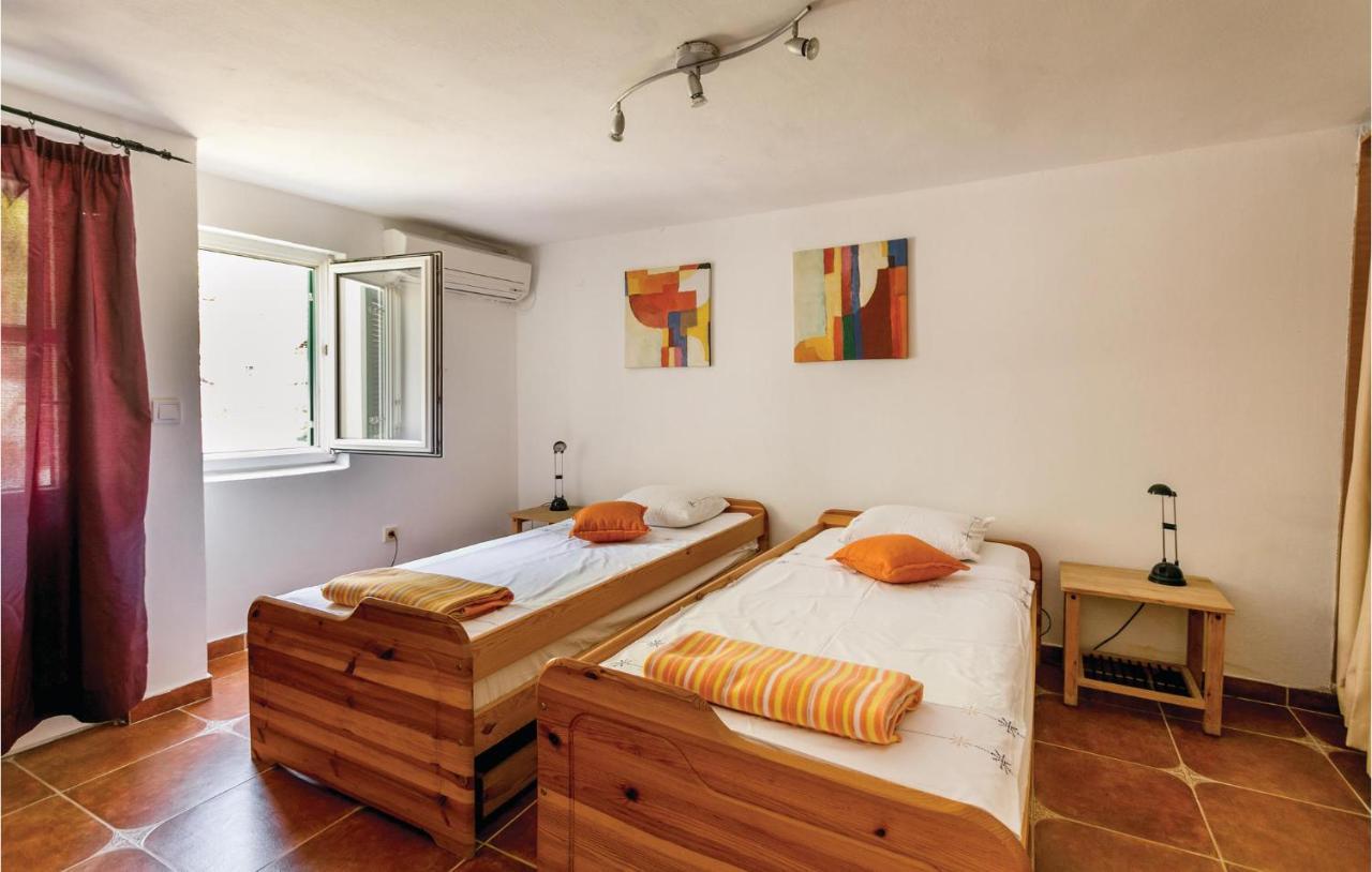 Lovely Home In Kotor With Wifi Esterno foto